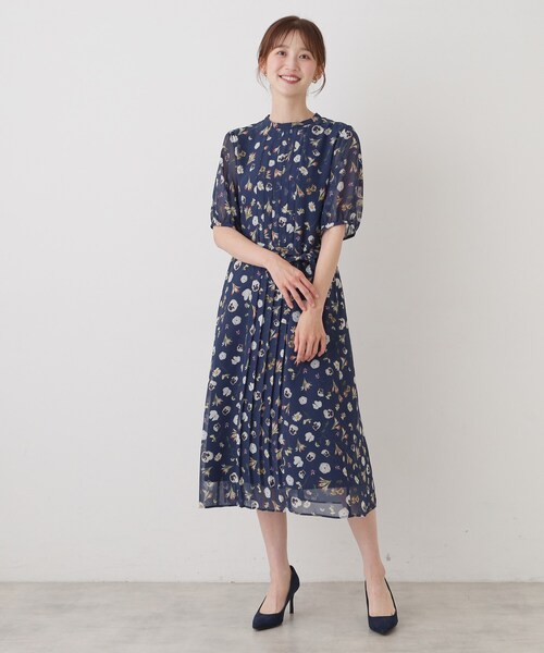 Sunauna（スーナウーナ）の「【co creation and yours／SS～L】多色花柄プリーツワンピース（ワンピース・レディース・ベージュ系/ネイビー系/グリーン系その他2・40/34/36/38）」の15枚目の写真