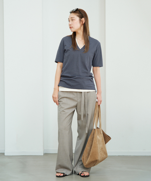 plage(プラージュ)の「Slim V-Neck Tee(Tシャツ/カットソー・レディース・キャメル/アイボリー/オレンジ/チャコールグレー・FREE)」の5枚目の写真