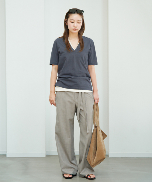 plage(プラージュ)の「Slim V-Neck Tee(Tシャツ/カットソー・レディース・キャメル/アイボリー/オレンジ/チャコールグレー・FREE)」の8枚目の写真