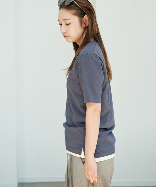 plage(プラージュ)の「Slim V-Neck Tee(Tシャツ/カットソー・レディース・キャメル/アイボリー/オレンジ/チャコールグレー・FREE)」の12枚目の写真