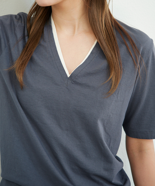 plage(プラージュ)の「Slim V-Neck Tee(Tシャツ/カットソー・レディース・キャメル/アイボリー/オレンジ/チャコールグレー・FREE)」の15枚目の写真