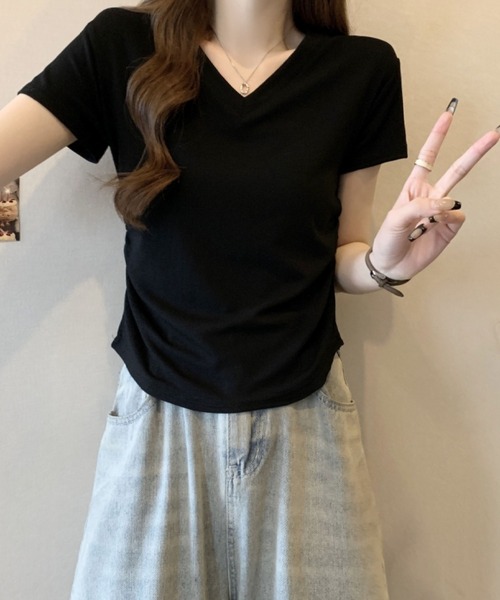 2ly2(トゥーリートゥー)の「Vネック ドレープデザイン 半袖Tシャツ / コンパクトカットソー(Tシャツ/カットソー・レディース・ブラック/ホワイト/ブラウン・FREE)」の15枚目の写真