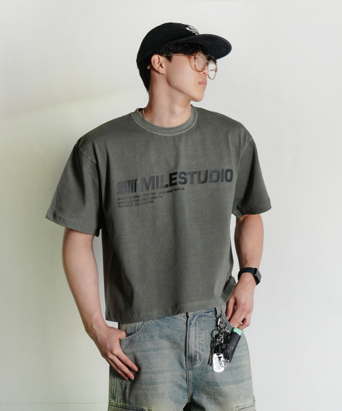 THE MILE(ザマイル)の「ガーメンツクロップマイルスタジオクルーネック_PIGMENT KHAKI(Tシャツ/カットソー・メンズ・その他・SMALL/MEDIUM/LARGE/X-LARGE)」の1枚目の写真