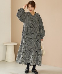 幾何柄ギャザーワンピース｜ロングワンピース/バンドカラー/体型カバー/大きいサイズ/洗える