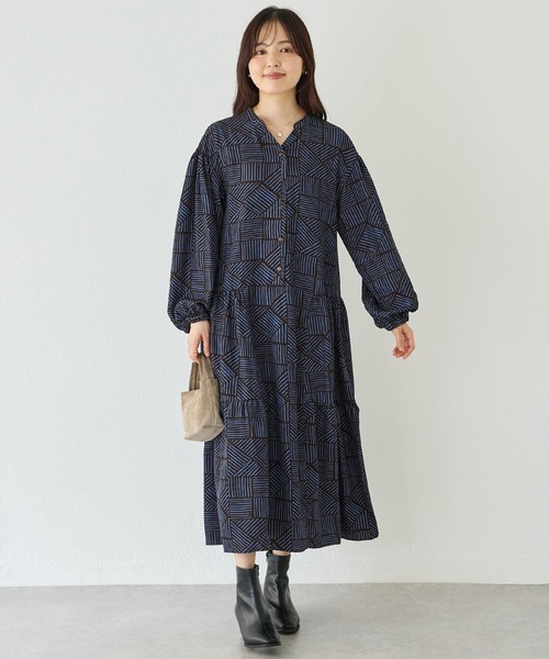 LAVEANGE(ラビアンジェ)の「幾何柄ギャザーワンピース|ロングワンピース/バンドカラー/体型カバー/大きいサイズ/洗える(ワンピース・レディース・ブラック/ブラウン・M/LL/3L/4L/5L)」の15枚目の写真