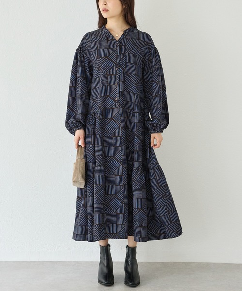 LAVEANGE(ラビアンジェ)の「幾何柄ギャザーワンピース|ロングワンピース/バンドカラー/体型カバー/大きいサイズ/洗える(ワンピース・レディース・ブラック/ブラウン・M/LL/3L/4L/5L)」の18枚目の写真