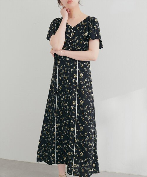 natural couture（ナチュラルクチュール）の「Vネックフラワーワンピース（ワンピース・レディース・ブラック系その他/ブラウン系その他/ブルー系その他/ホワイト系その他・FREE）」の3枚目の写真
