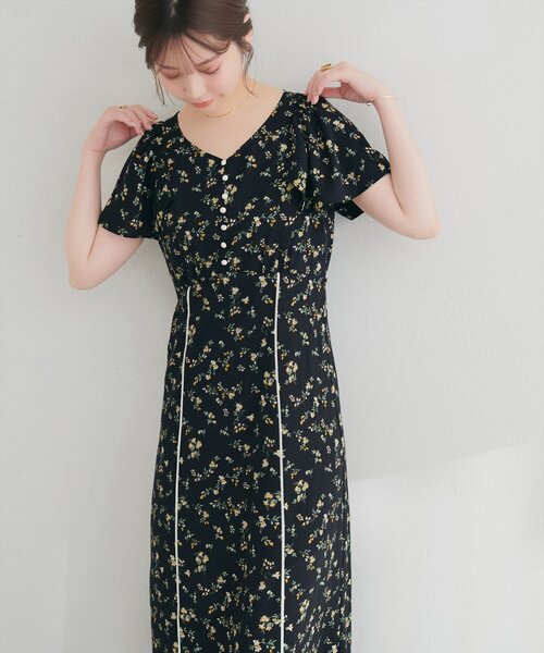natural couture（ナチュラルクチュール）の「Vネックフラワーワンピース（ワンピース・レディース・ブラック系その他/ブラウン系その他/ブルー系その他/ホワイト系その他・FREE）」の10枚目の写真