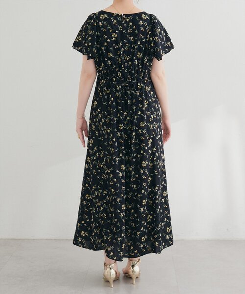 natural couture（ナチュラルクチュール）の「Vネックフラワーワンピース（ワンピース・レディース・ブラック系その他/ブラウン系その他/ブルー系その他/ホワイト系その他・FREE）」の16枚目の写真