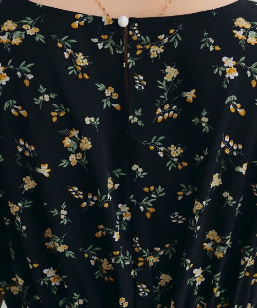 natural couture（ナチュラルクチュール）の「Vネックフラワーワンピース（ワンピース・レディース・ブラック系その他/ブラウン系その他/ブルー系その他/ホワイト系その他・FREE）」の18枚目の写真