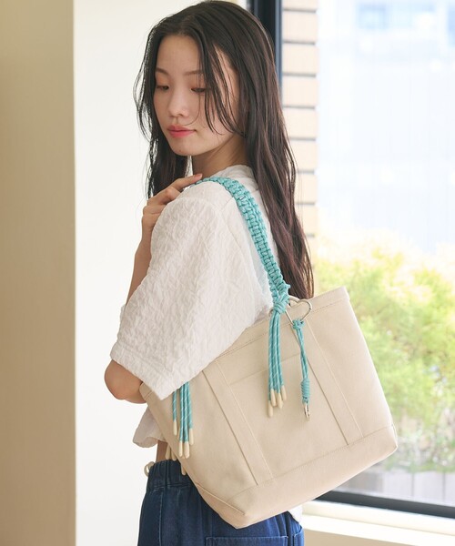 BEAUTY&YOUTH UNITED ARROWS(ビューティーアンドユースユナイテッドアローズ)の「パラコード キャンバス チャーム トートバッグ(トートバッグ・レディース・ナチュラル/ブラック・FREE)」の13枚目の写真