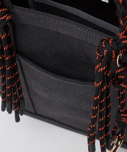 BEAUTY&YOUTH UNITED ARROWS(ビューティーアンドユースユナイテッドアローズ)の「パラコード キャンバス チャーム トートバッグ(トートバッグ・レディース・ナチュラル/ブラック・FREE)」の4枚目の写真