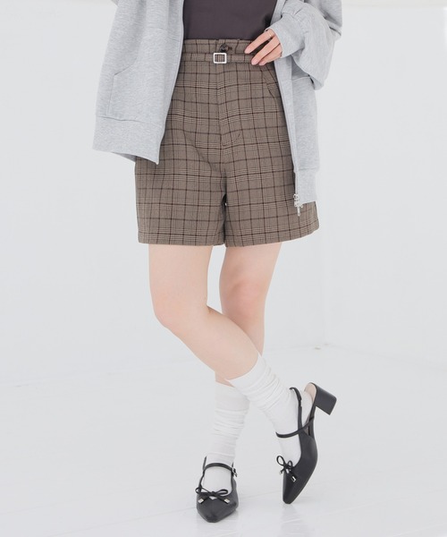 Honeys(ハニーズ)の「ベルト付ショートパンツ(その他パンツ・レディース・ホワイト系その他2/ブラウン系その他2/ブラック/ヘザーチャコール・M/LL/L/SS/S)」の4枚目の写真