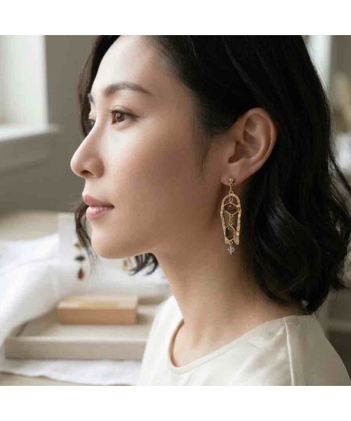 tone(トーン)の「【88eighty-eight】レトロアンティークストーン非対称ピアス【import】(MA)(ピアス(両耳用)・レディース・ゴールド・FREE)」の9枚目の写真
