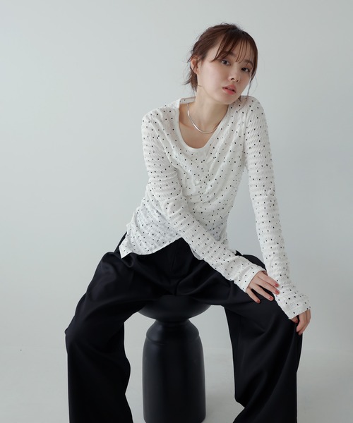 AMUU. PRECIEUSE(アムープレシューズ)の「ドットシャーリングプルオーバー(Tシャツ/カットソー・レディース・オフホワイト/ブラック・FREE)」の7枚目の写真