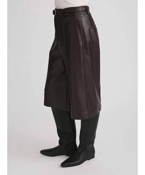 MIESROHE(ミースロエ)の「ベルトセットシンセティックレザーバミューダパンツ(その他パンツ・レディース・ブラック/ダークブラウン・0/1)」の8枚目の写真