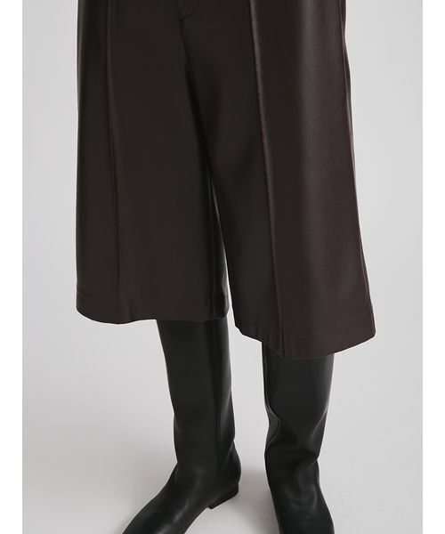 MIESROHE(ミースロエ)の「ベルトセットシンセティックレザーバミューダパンツ(その他パンツ・レディース・ブラック/ダークブラウン・0/1)」の10枚目の写真