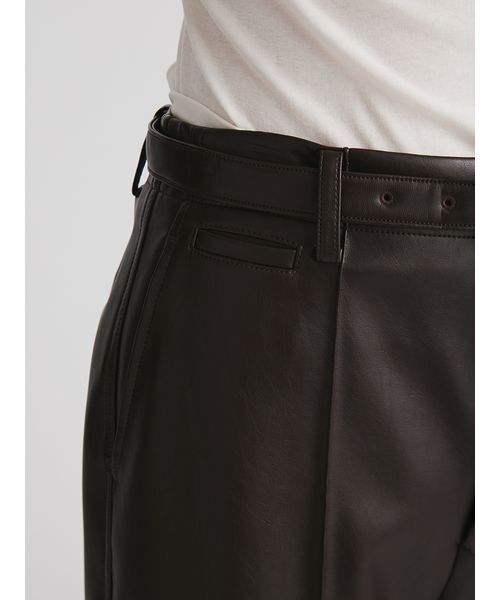 MIESROHE(ミースロエ)の「ベルトセットシンセティックレザーバミューダパンツ(その他パンツ・レディース・ブラック/ダークブラウン・0/1)」の11枚目の写真