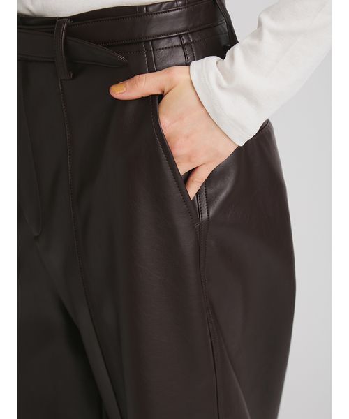 MIESROHE(ミースロエ)の「ベルトセットシンセティックレザーバミューダパンツ(その他パンツ・レディース・ブラック/ダークブラウン・0/1)」の12枚目の写真