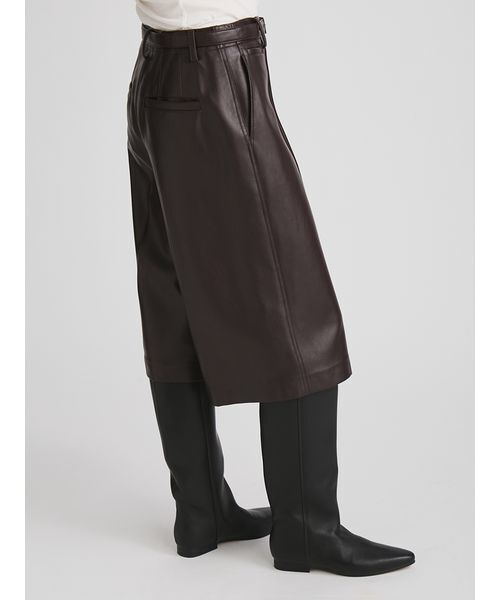 MIESROHE(ミースロエ)の「ベルトセットシンセティックレザーバミューダパンツ(その他パンツ・レディース・ブラック/ダークブラウン・0/1)」の14枚目の写真