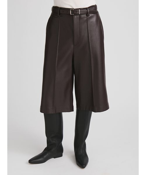 MIESROHE(ミースロエ)の「ベルトセットシンセティックレザーバミューダパンツ(その他パンツ・レディース・ブラック/ダークブラウン・0/1)」の5枚目の写真