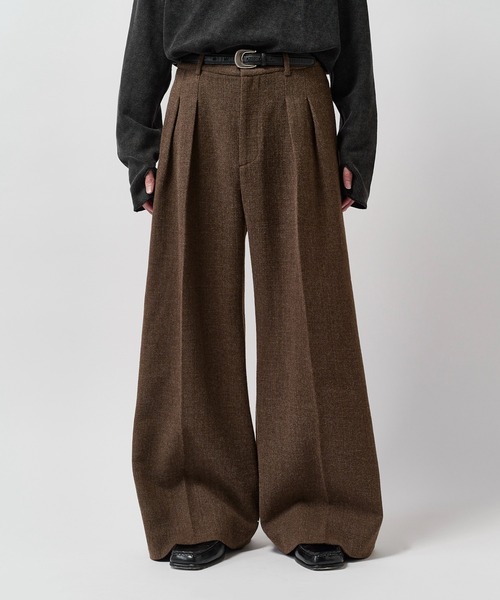 Lui's(ルイス)の「【Neucon】CLASSIC HEATHER WIDE-LEG SLACKS / クラシック2タックワイドレッグスラックスパンツ / セットアップ対応(スラックス・メンズ・ブラウン/チャコールグレー・1/2)」の1枚目の写真