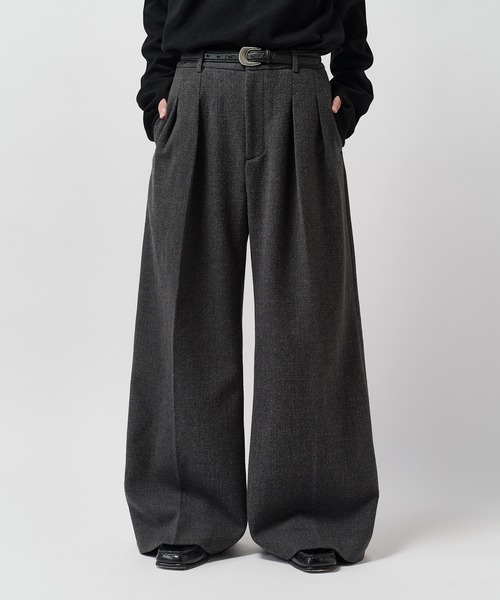 Lui's(ルイス)の「【Neucon】CLASSIC HEATHER WIDE-LEG SLACKS / クラシック2タックワイドレッグスラックスパンツ / セットアップ対応(スラックス・メンズ・ブラウン/チャコールグレー・1/2)」の2枚目の写真
