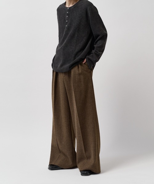 Lui's(ルイス)の「【Neucon】CLASSIC HEATHER WIDE-LEG SLACKS / クラシック2タックワイドレッグスラックスパンツ / セットアップ対応(スラックス・メンズ・ブラウン/チャコールグレー・1/2)」の9枚目の写真