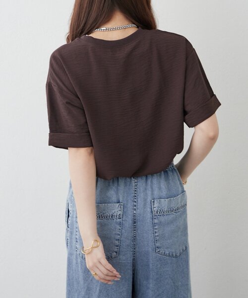 Remind me and forever(リマインドミーアンドフォーエバー)の「【Tシャツとブラウスの良いとこどり】アソート大人ブラウスT(Tシャツ/カットソー・レディース・ブラウン/オフホワイト/チャコールグレー/ブラック・FREE)」の8枚目の写真