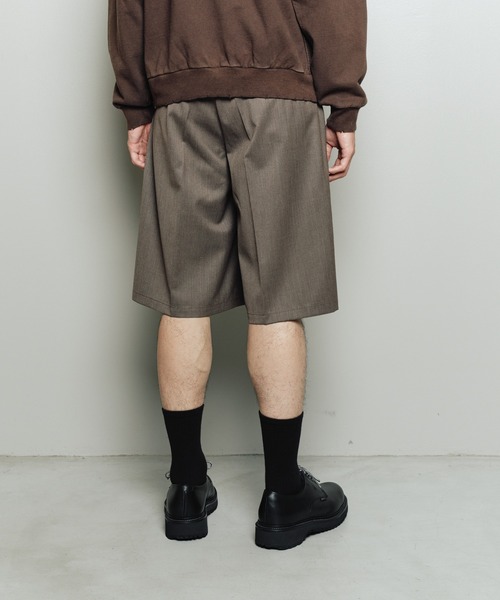 bal(バル)の「COTTON TWILL OVER SIZED BERMUDA SHORT(その他パンツ・メンズ・チェック/ブラック/ブラウン・3/2/1)」の8枚目の写真