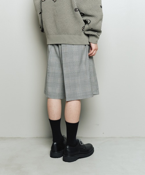 bal(バル)の「COTTON TWILL OVER SIZED BERMUDA SHORT(その他パンツ・メンズ・チェック/ブラック/ブラウン・3/2/1)」の10枚目の写真