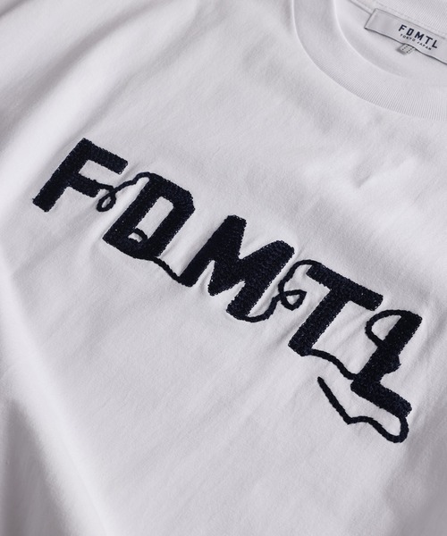FDMTL(ファンダメンタル)の「FDMTL/ファンダメンタル/LOGO EMBROIDERY TEE(Tシャツ/カットソー・メンズ・ホワイト/ネイビー・4/3/2/1)」の4枚目の写真