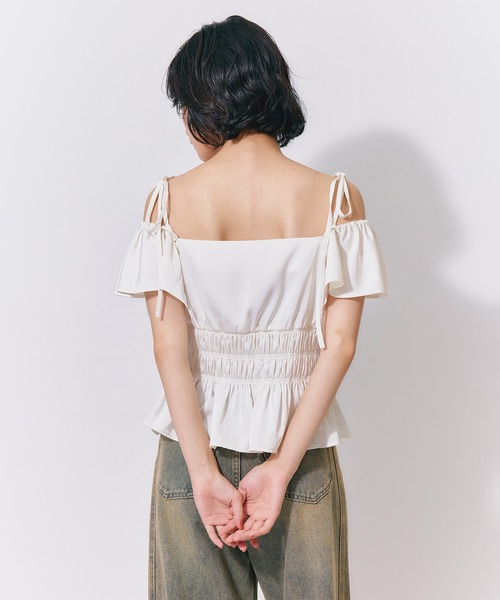 REDYAZEL(レディアゼル)の「ショルダーリボン2WAYオフショルブラウス(シャツ/ブラウス・レディース・オフホワイト/ブルー/ブラック・FREE)」の5枚目の写真
