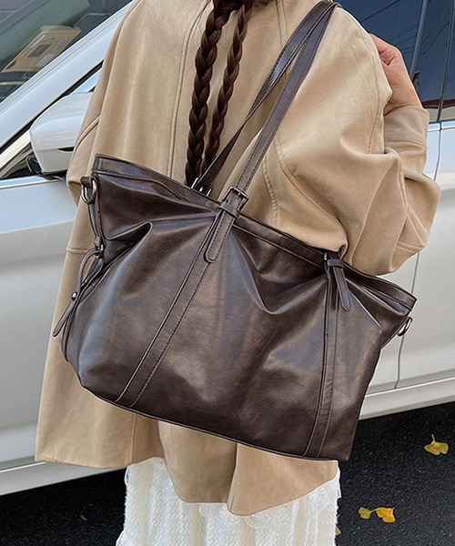 florist(フローリスト)の「【A4収納可・2WAY】ヴィンテージレザーライクトートバッグ/ショルダーバッグ(トートバッグ・レディース・モカ/チャコールグレー/ブラック・FREE)」の6枚目の写真