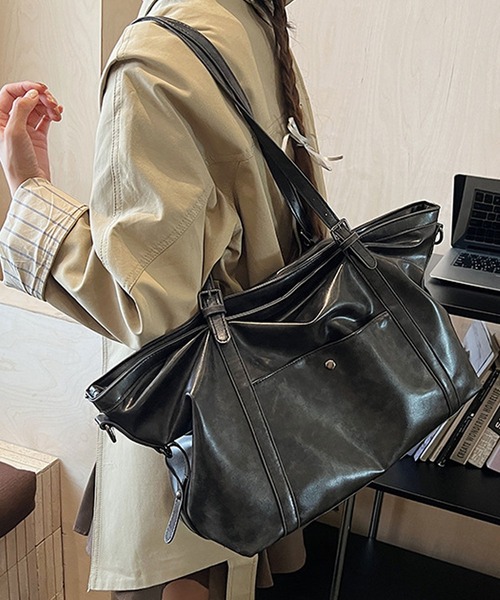 florist(フローリスト)の「【A4収納可・2WAY】ヴィンテージレザーライクトートバッグ/ショルダーバッグ(トートバッグ・レディース・モカ/チャコールグレー/ブラック・FREE)」の11枚目の写真