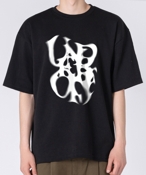 UNDEROFF(アンダーオフ)の「オーバーサイズクルーネックアンダーオフスモーク半袖Tシャツホワイト(Tシャツ/カットソー・レディース・ホワイト・X-LARGE/LARGE/MEDIUM/SMALL)」の3枚目の写真