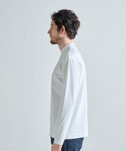 MEN'S BIGI（メンズビギ）の「アクティブテーラー シルケットスムース UネックロングTシャツ［シルケット加工/抗菌防臭/帯電防止］（Tシャツ/カットソー・メンズ・ホワイト/ブラック/グレー・01/05/04/03/02）」の21枚目の写真