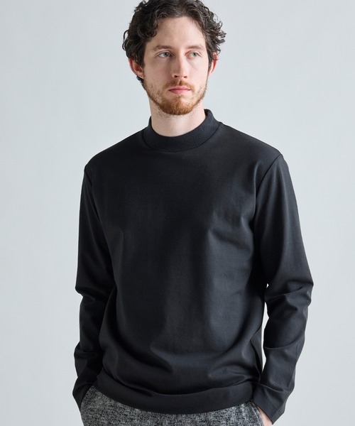 MEN'S BIGI（メンズビギ）の「アクティブテーラー シルケットスムース UネックロングTシャツ［シルケット加工/抗菌防臭/帯電防止］（Tシャツ/カットソー・メンズ・ホワイト/ブラック/グレー・01/05/04/03/02）」の2枚目の写真