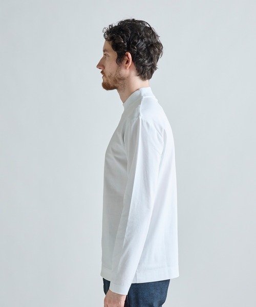 MEN'S BIGI（メンズビギ）の「アクティブテーラー シルケットスムース UネックロングTシャツ［シルケット加工/抗菌防臭/帯電防止］（Tシャツ/カットソー・メンズ・ホワイト/ブラック/グレー・01/05/04/03/02）」の4枚目の写真