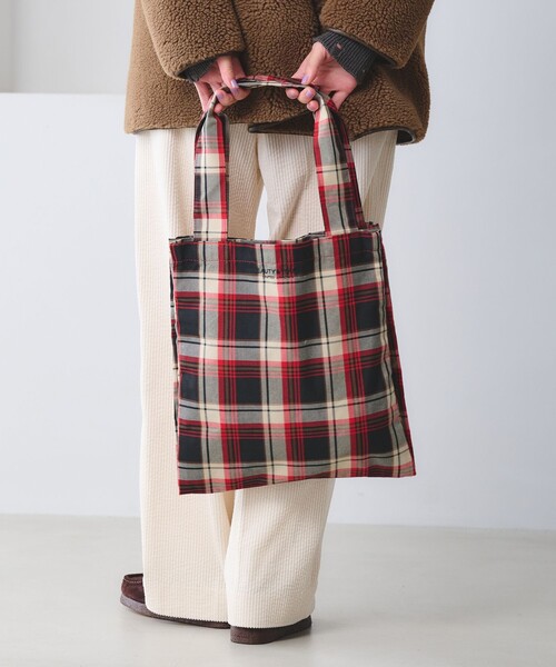 BEAUTY&YOUTH UNITED ARROWS(ビューティーアンドユースユナイテッドアローズ)の「チェック パッカブル トートバッグ(トートバッグ・レディース・ブラウン/レッド/ケリーグリーン・FREE)」の3枚目の写真