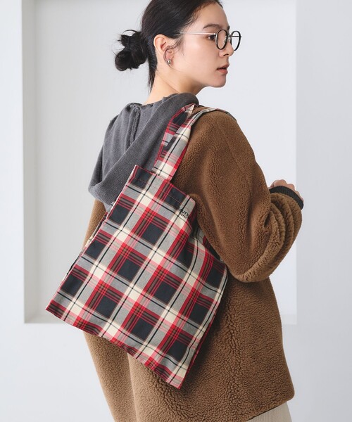 BEAUTY&YOUTH UNITED ARROWS(ビューティーアンドユースユナイテッドアローズ)の「チェック パッカブル トートバッグ(トートバッグ・レディース・ブラウン/レッド/ケリーグリーン・FREE)」の8枚目の写真