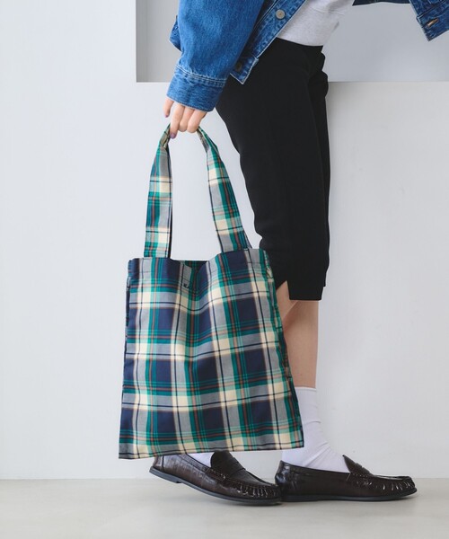 BEAUTY&YOUTH UNITED ARROWS(ビューティーアンドユースユナイテッドアローズ)の「チェック パッカブル トートバッグ(トートバッグ・レディース・ブラウン/レッド/ケリーグリーン・FREE)」の11枚目の写真