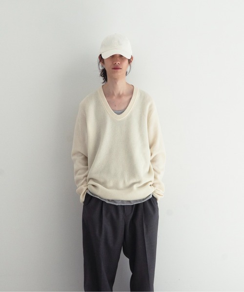 LINDER SPORT(リンダースポーツ)の「LINDER SPORT Thin u-neck(ニット/セーター・メンズ・チャコール/ホワイト/ネイビー/ヘザーグレー・SMALL/MEDIUM)」の2枚目の写真