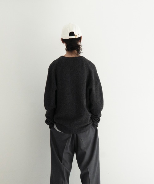 LINDER SPORT(リンダースポーツ)の「LINDER SPORT Thin u-neck(ニット/セーター・メンズ・チャコール/ホワイト/ネイビー/ヘザーグレー・SMALL/MEDIUM)」の13枚目の写真
