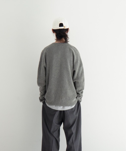 LINDER SPORT(リンダースポーツ)の「LINDER SPORT Thin u-neck(ニット/セーター・メンズ・チャコール/ホワイト/ネイビー/ヘザーグレー・SMALL/MEDIUM)」の9枚目の写真