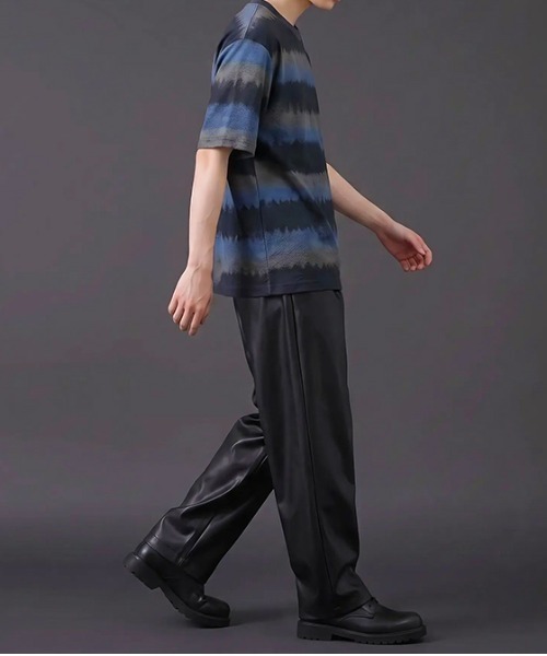 revertical(リバーティカル)の「グラデーションジャガードボーダー ルーズシルエット 半袖Tシャツ(Tシャツ/カットソー・メンズ・グレー/カーキ/ブラック・MEDIUM/LARGE)」の8枚目の写真