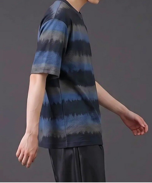revertical(リバーティカル)の「グラデーションジャガードボーダー ルーズシルエット 半袖Tシャツ(Tシャツ/カットソー・メンズ・グレー/カーキ/ブラック・MEDIUM/LARGE)」の5枚目の写真