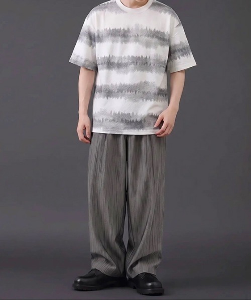 revertical(リバーティカル)の「グラデーションジャガードボーダー ルーズシルエット 半袖Tシャツ(Tシャツ/カットソー・メンズ・グレー/カーキ/ブラック・MEDIUM/LARGE)」の12枚目の写真