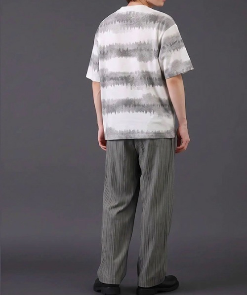 revertical(リバーティカル)の「グラデーションジャガードボーダー ルーズシルエット 半袖Tシャツ(Tシャツ/カットソー・メンズ・グレー/カーキ/ブラック・MEDIUM/LARGE)」の13枚目の写真