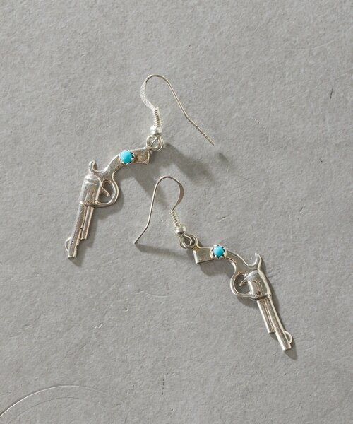 ear PAPILLONNER(イアパピヨネ)の「《スターリングシルバー使用》ハンドガンピアス(ピアス(両耳用)・レディース・シルバー系その他4・FREE)」の1枚目の写真
